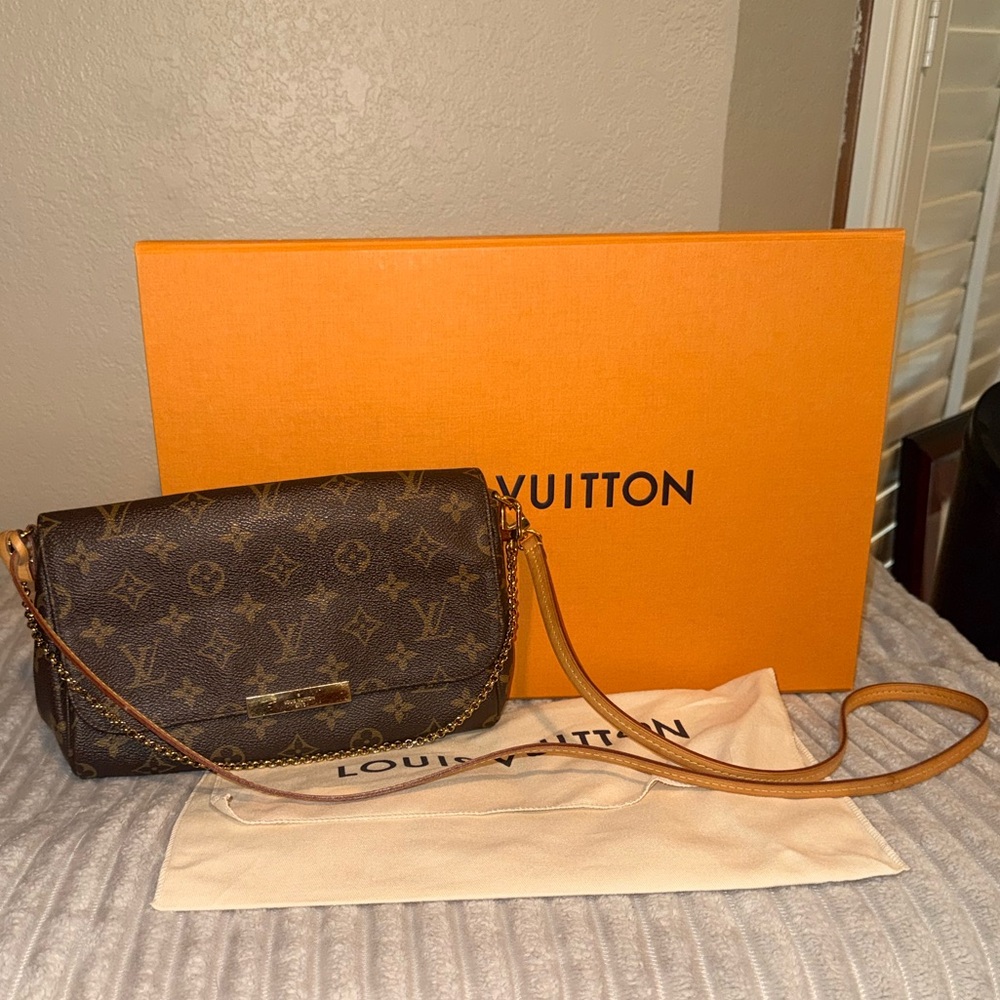 Louis Vuitton Favorite MM Monogram Crossbody Bag FULL SET + Receipt + Box